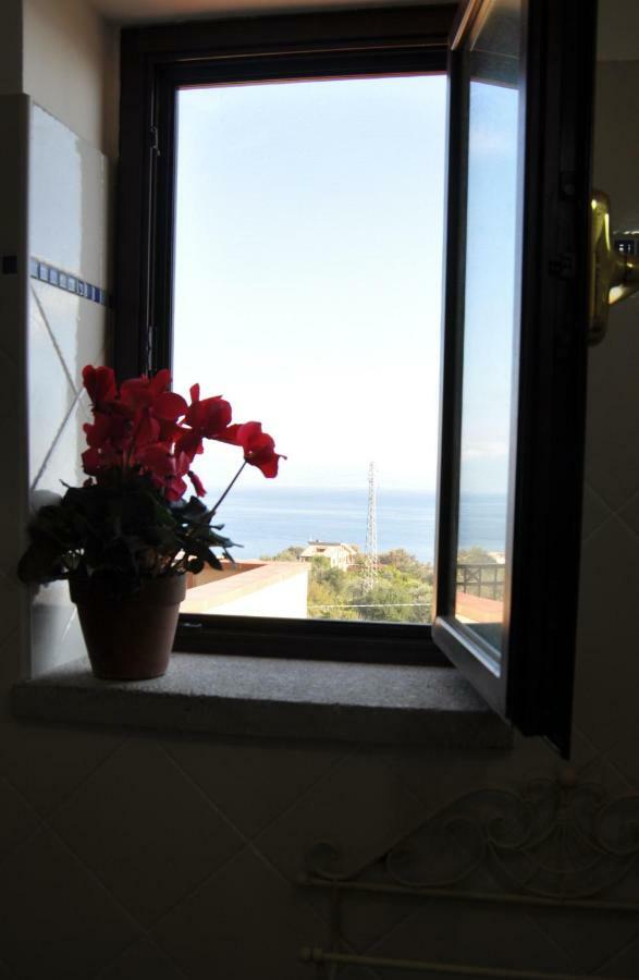 Villa Gemma Di Mare Santa Teresa Di Riva Extérieur photo