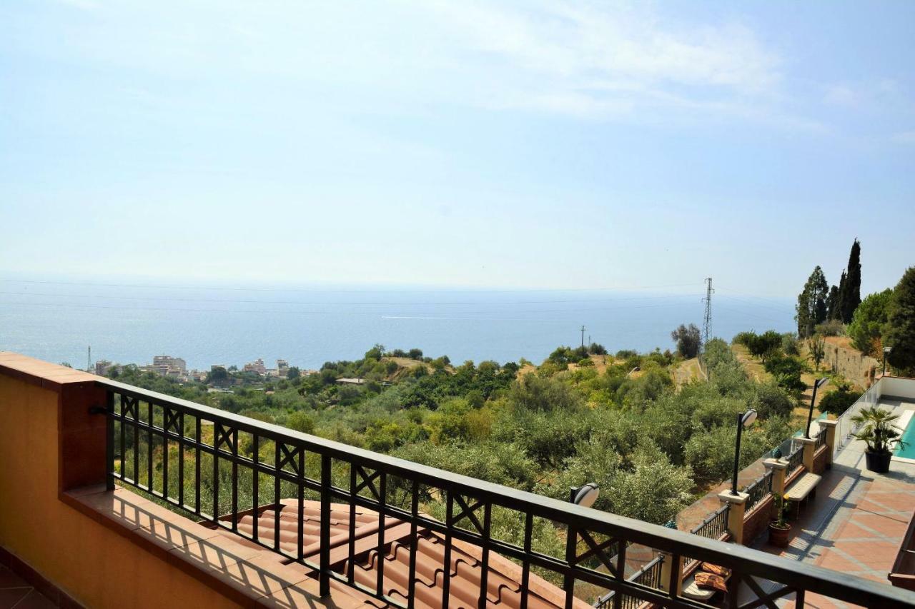 Villa Gemma Di Mare Santa Teresa Di Riva Extérieur photo