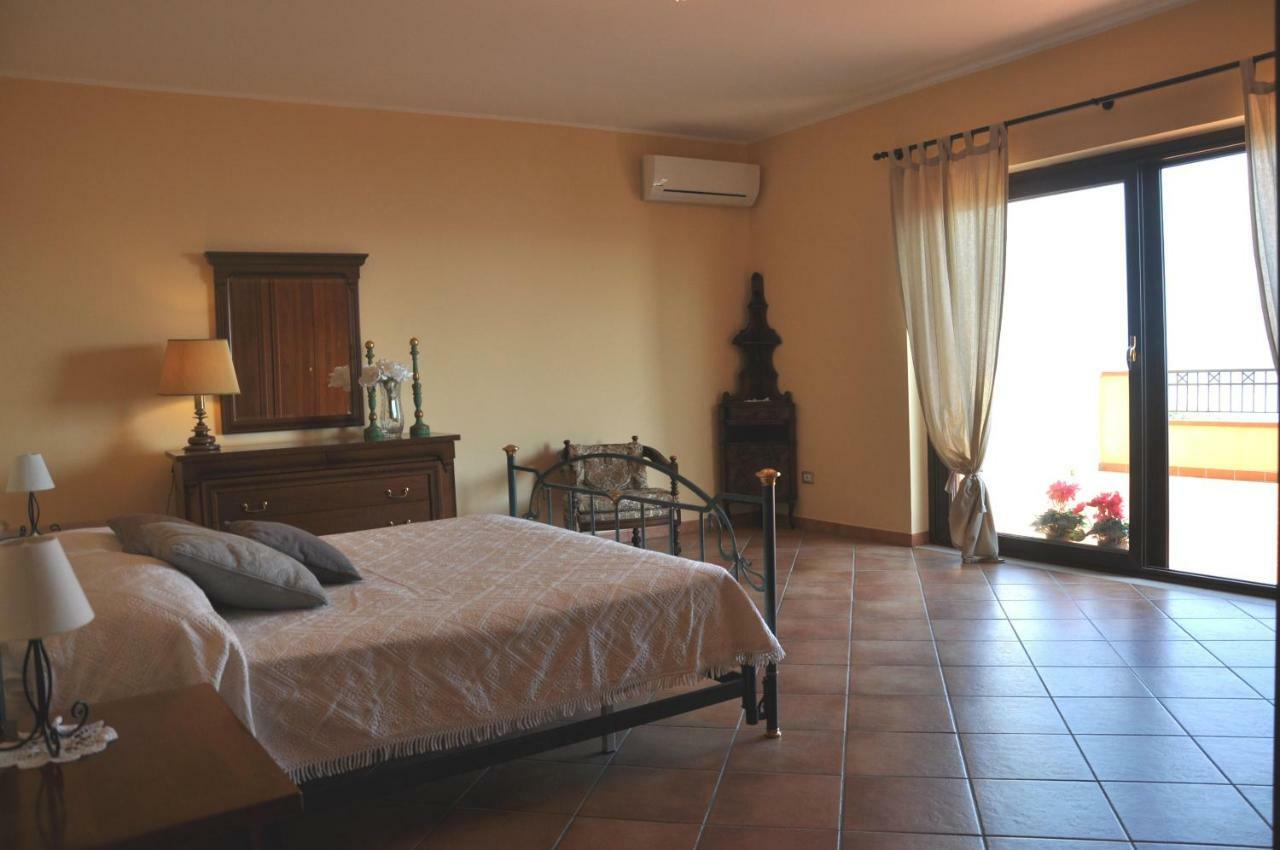 Villa Gemma Di Mare Santa Teresa Di Riva Extérieur photo
