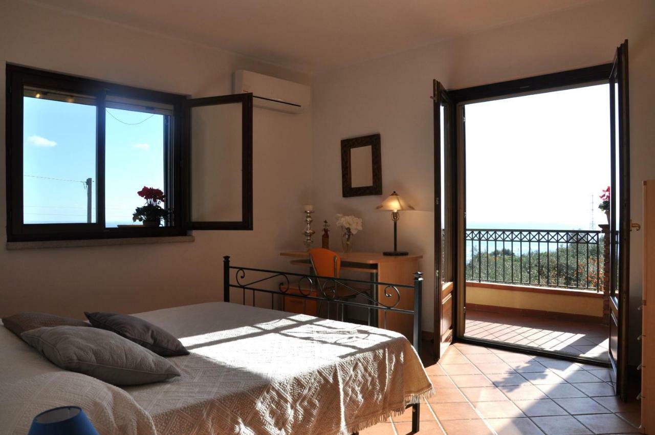 Villa Gemma Di Mare Santa Teresa Di Riva Extérieur photo