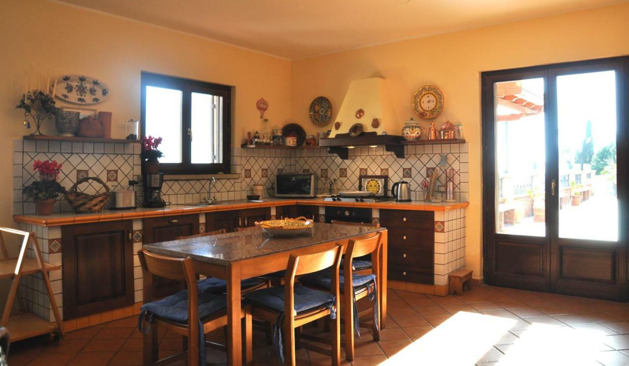 Villa Gemma Di Mare Santa Teresa Di Riva Extérieur photo